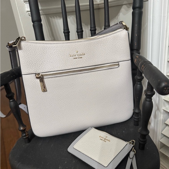 kate spade Handbags - Kate Spade Cream Crossbody Bag with Cardholder